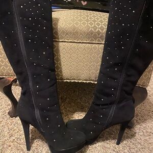 Chic Black Studded Heeled Boots